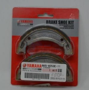 Product image: Yamaha - 4KNW253E1100 - BRAKE SHOE KIT 