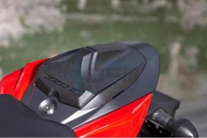 Product image: Suzuki - 45500-13810-YKV - Buddy cover matte black GSX-S750 