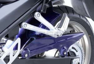 Product image: Suzuki - 990D0-18H80-YHG - SWING ARM FENDER GSF1250 