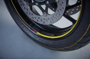 Product image: Suzuki - 990D0-WHL02-YEL - Rim striping GSX-S1000 yellow neon 