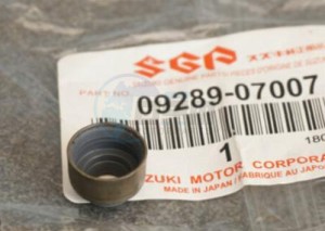 Product image: Suzuki - 09289-07007 - SEAL,OIL(6.5X14.5X9.7) 