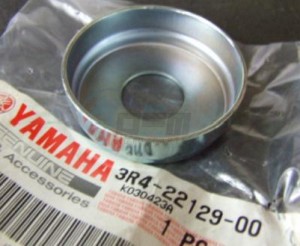 Product image: Yamaha - 3R4221290000 - COVER, THRUST 2  