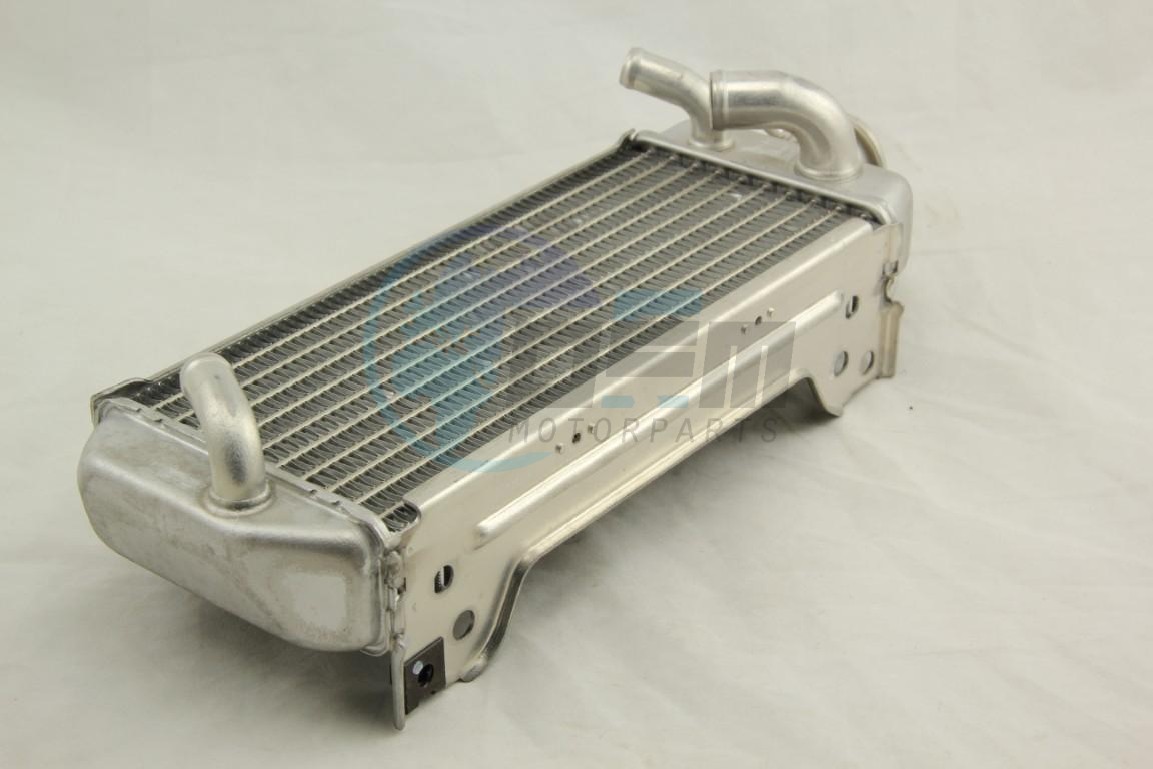 Product image: Suzuki - 17710-37E00 - RADIATOR, RH  0