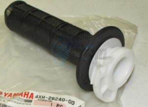 Product image: Yamaha - 4XM262400000 - GRIP ASSY 