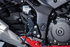 Product image: Suzuki - 990D0-13KFP-CRB - Rahmenschutzaufkleber Carbon GSX-S750 