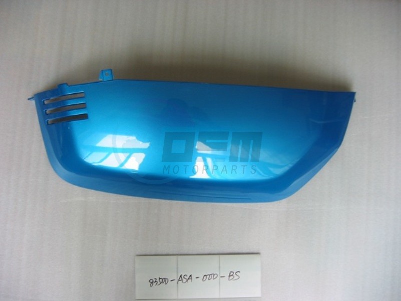 Product image: Sym - 83500-ALA-000-WD - RH. BODY COVER(WH-8018P)  0