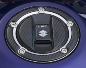 Product image: Suzuki - 990D0-47HB6-CRB - FUEL CAP PROTECTION CARBON LOOK 