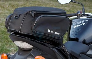 Product image: Suzuki - 990D0-04190-000 - Duo seat bag, GSR 750 9 Liter textile 