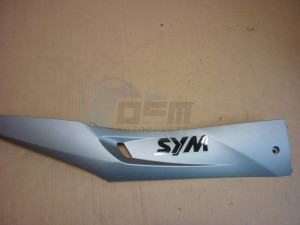 Product image: Sym - 8352G-LVA-000-GI1 - R. SIDE COVER SET(GY-010U) 