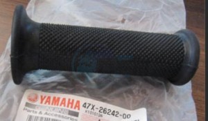 Product image: Yamaha - 47X262420000 - GRIP (R.H) 