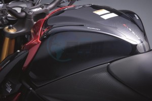 Product image: Suzuki - 990D0-04K02-PAD - Transparenter Tankschutz GSX-S1000A(F) 