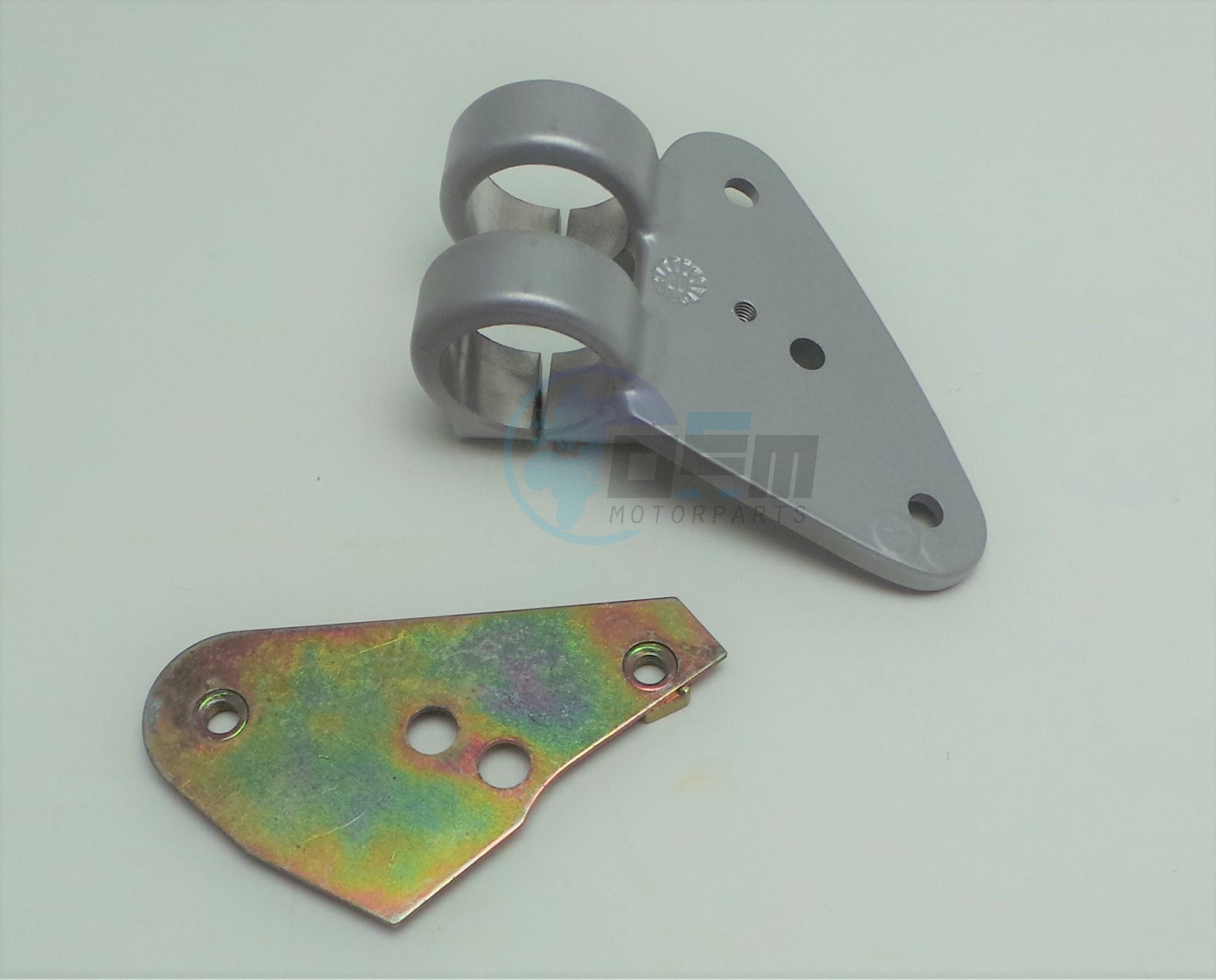 Product image: Gilera - 564928 - BRACKET, HEADLIGHT LH  0