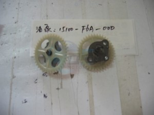 Product image: Sym - 15100-F6C-000 - OIL PUMP ASSY. 