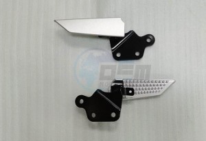 Product image: Sym - 5071B-XRE-000 - L. STEP BAR COMP. 