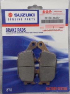 Product image: Suzuki - 69100-16852 - Pad & Retainer set 