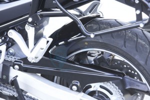 Product image: Suzuki - 990D0-18H80-YAY - SWING ARM FENDER GSF1250 